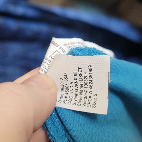 š3/$10 Gloria Vanderbilt Blue Cotton & Lace Blouse w/Elastic Ruffle Sleeves - Picture 10 of 13